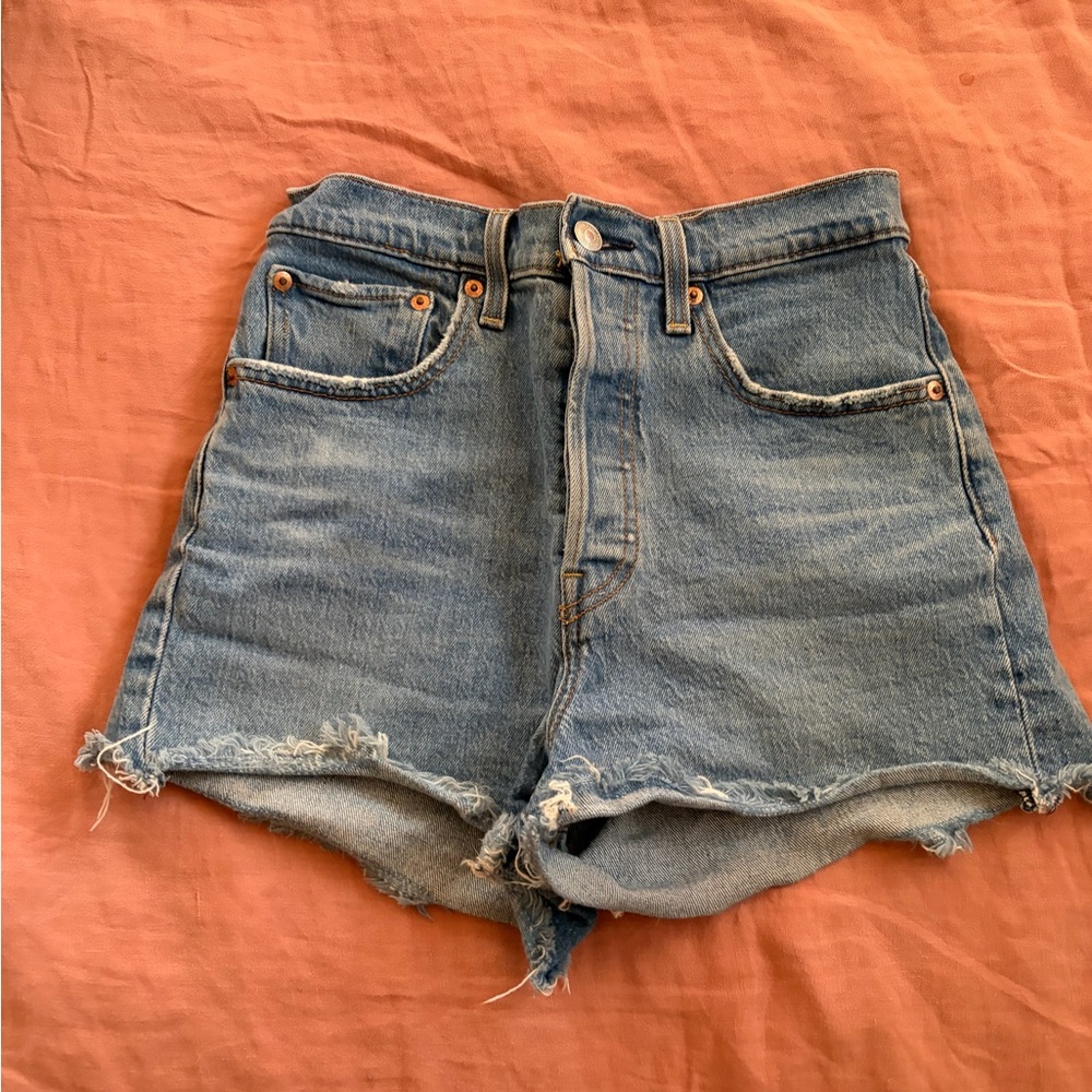 Levi's Ribcage Jean Shorts